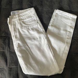 princess polly white jeans with knee rips size 2
